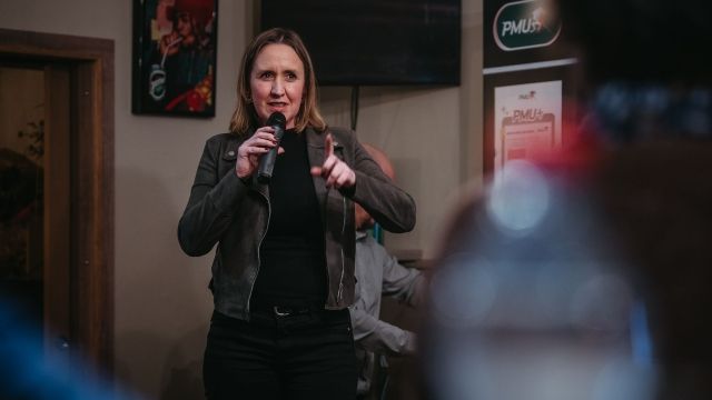 Rencontre à la Brasserie La Lorraine Image de Rencontre à la Brasserie La Lorraine