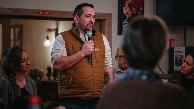 Rencontre à la Brasserie La Lorraine Image de Rencontre à la Brasserie La Lorraine