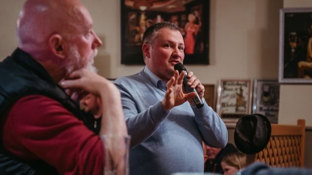 Rencontre à la Brasserie La Lorraine Image de Rencontre à la Brasserie La Lorraine