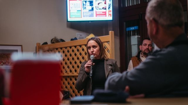 Rencontre à la Brasserie La Lorraine Image de Rencontre à la Brasserie La Lorraine