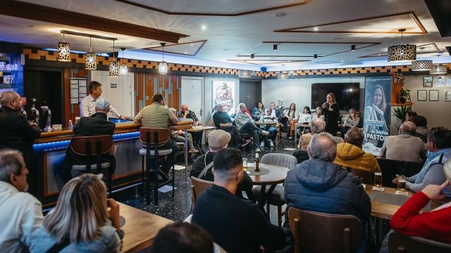 Image de Rencontre au Café Komisere