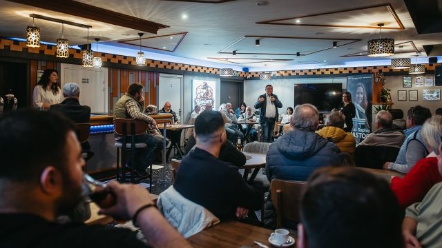 Image de Rencontre au Café Komisere