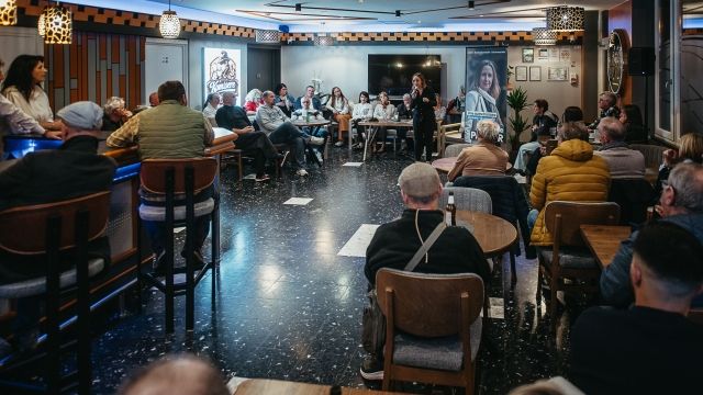 Image de Rencontre au Café Komisere